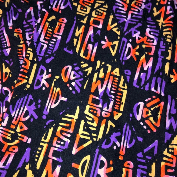 LuLaRoe Tall & Curvy Leggings - Picture 3 of 4